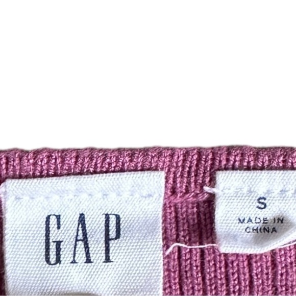 ๐บ GAP Raspberry Ribbed Knit Silk Blend Flowy Flutter Sleeve Sweater Size S - Picture 6 of 9